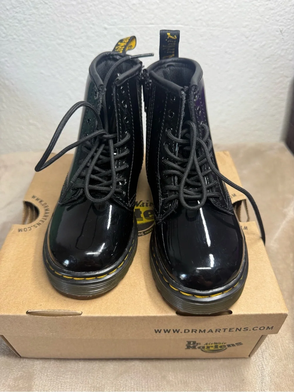 Dr. Martens Junior 1460 patent leather boots